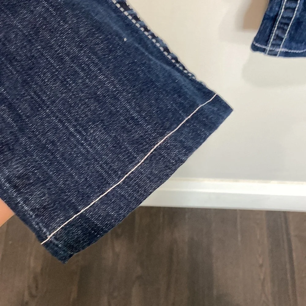 TRUE Religion Low Rise, Slim Straight Jean 27 - Picture 10 of 13